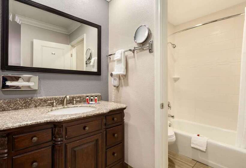 汽车旅馆  Days Inn By Wyndham Eureka Ca