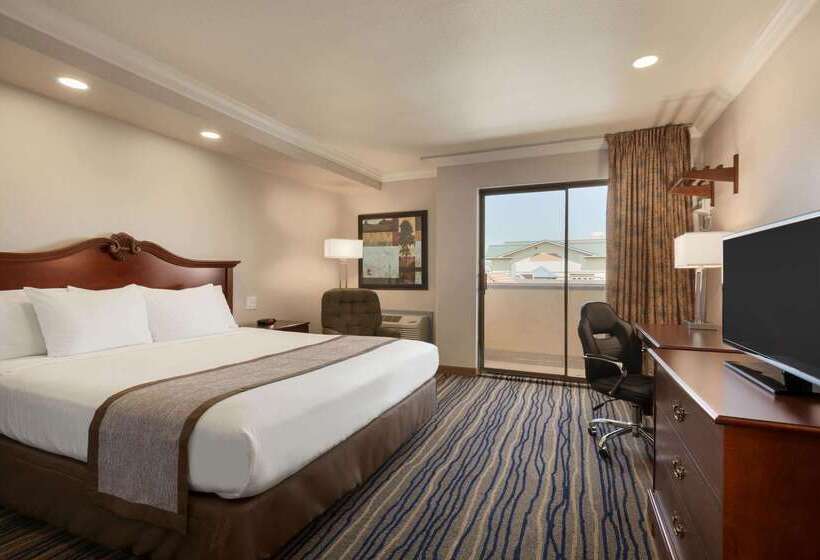 汽车旅馆  Days Inn By Wyndham Eureka Ca