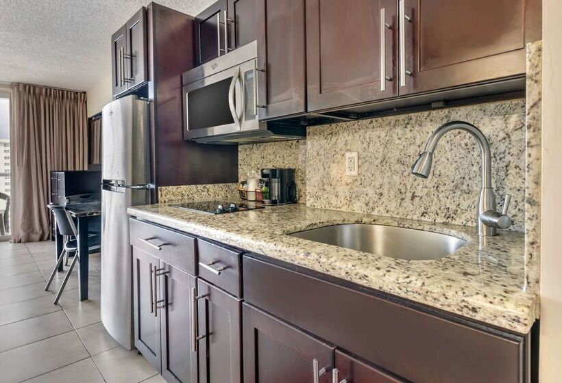 Ramada Plaza By Wyndham Marco Polo Beach Resort