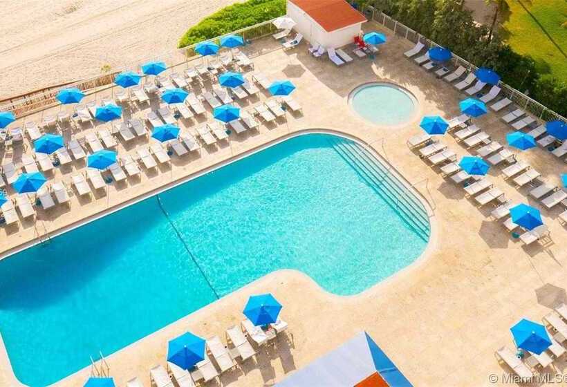 Ramada Plaza By Wyndham Marco Polo Beach Resort