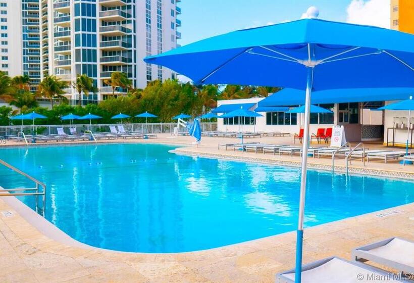 Ramada Plaza By Wyndham Marco Polo Beach Resort