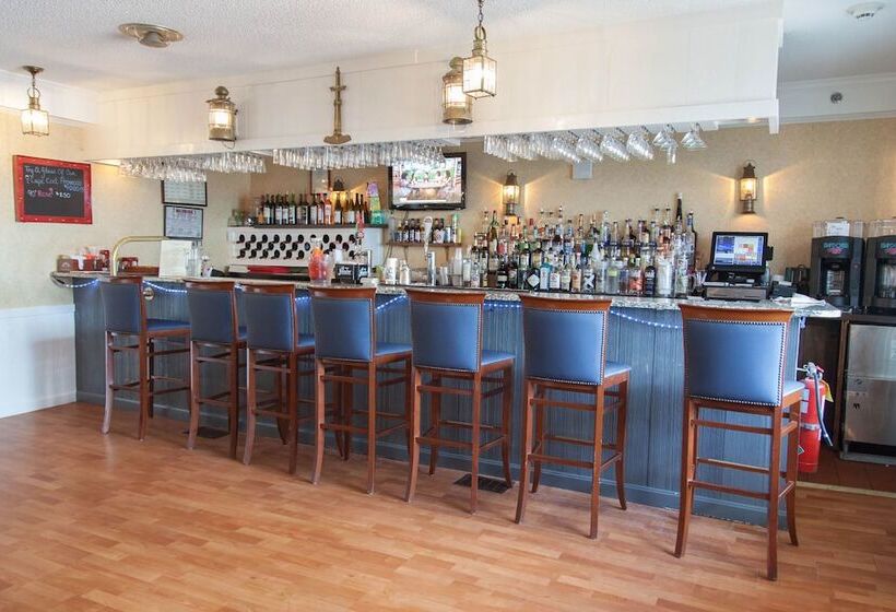 Red Jacket Beach Resort