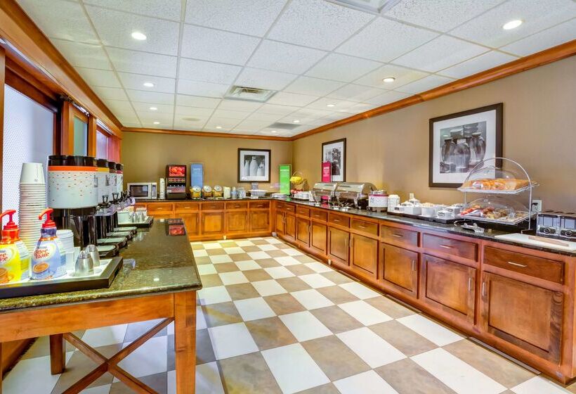 אתר נופש Hampton Inn Bostonnorwood