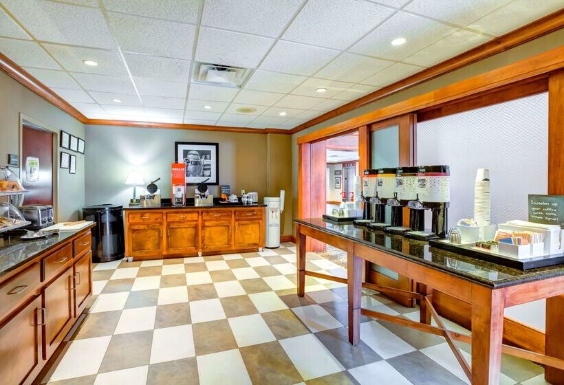 אתר נופש Hampton Inn Bostonnorwood