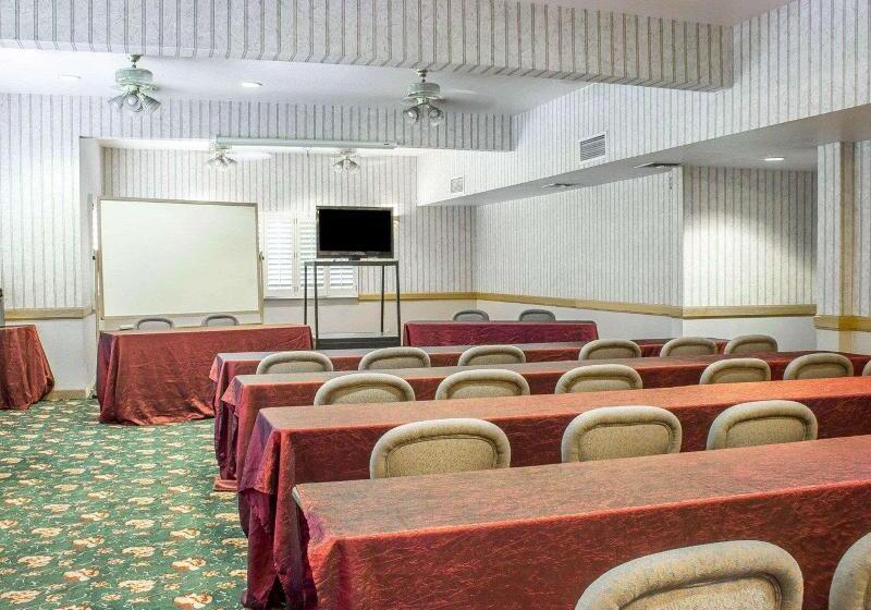 리조트 Quality Inn & Suites Safford