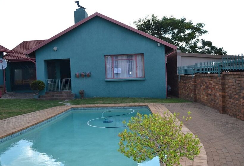 Africa Emerald At 47 Petronella