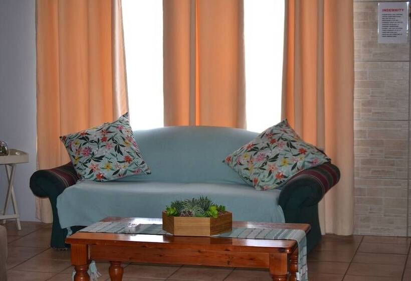 Africa Emerald At 47 Petronella