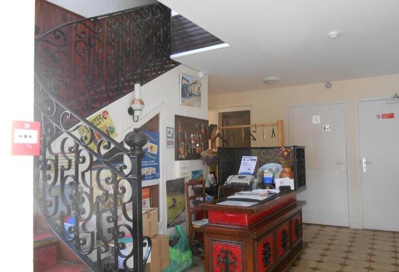 فندق صغير La Vieille Auberge