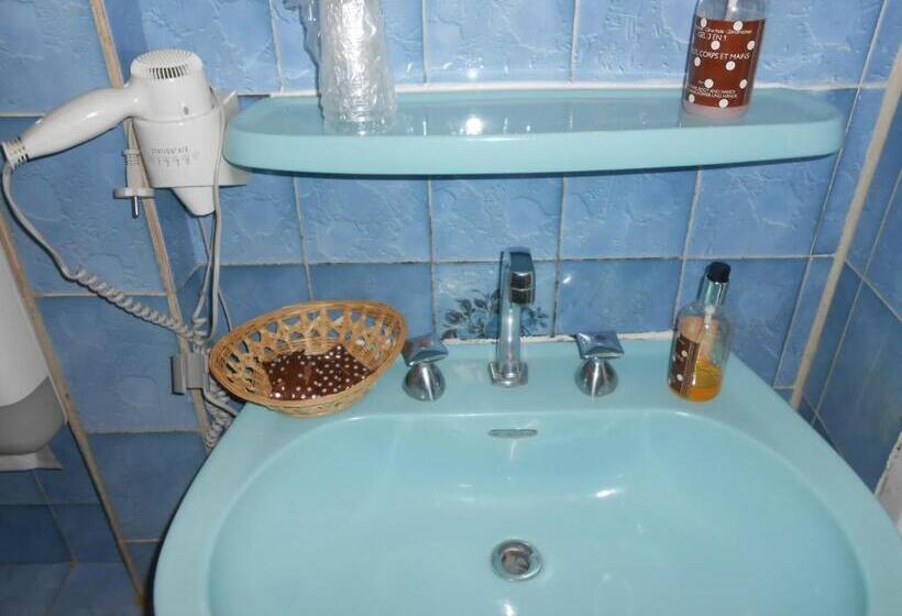 فندق صغير La Vieille Auberge