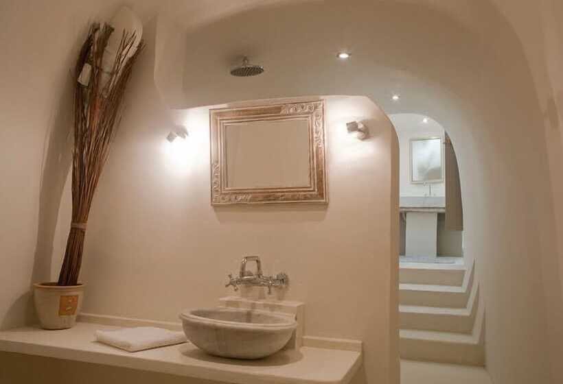 Art Villa Exogonia Santorini