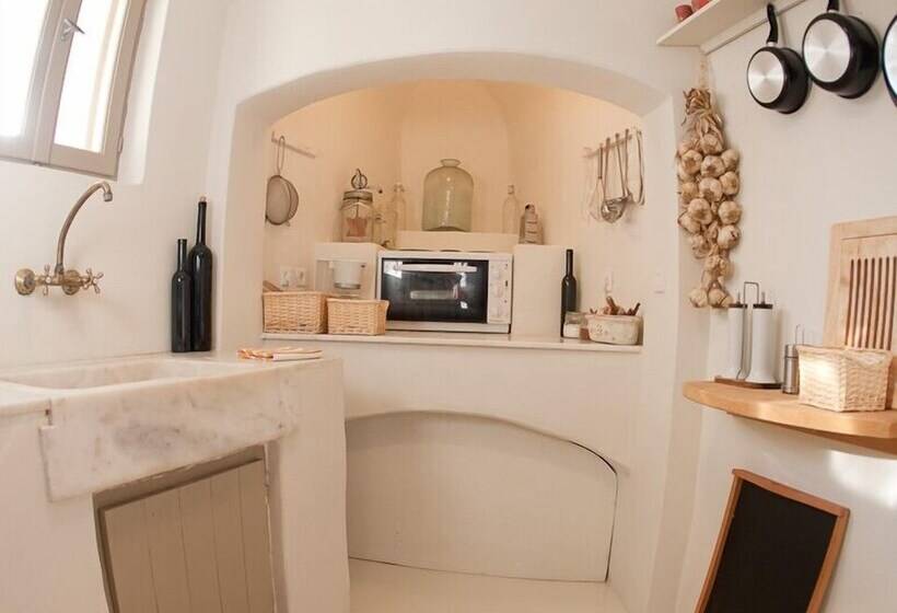 Art Villa Exogonia Santorini