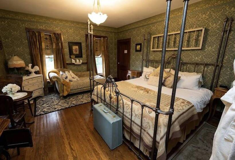 مبيت وإفطار Iron Amethyst Inn   Boutique