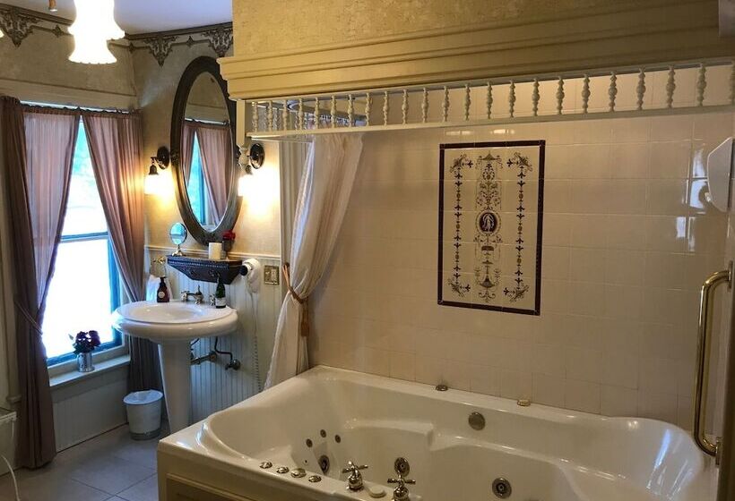 مبيت وإفطار Iron Amethyst Inn   Boutique