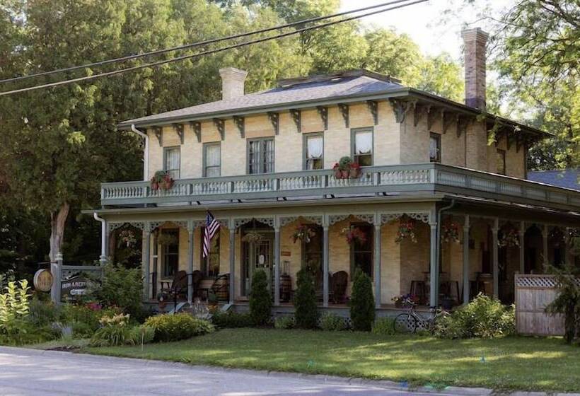 مبيت وإفطار Iron Amethyst Inn   Boutique