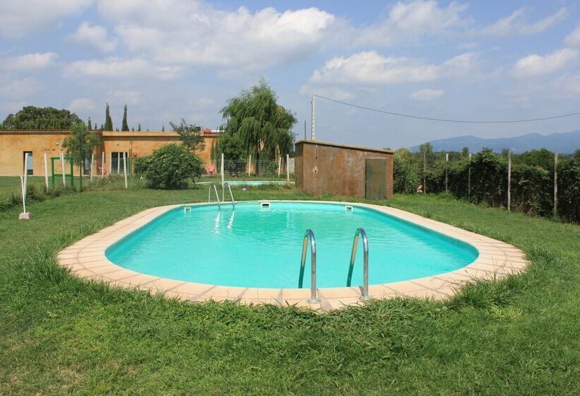 Granja Escola La Perdiu   Hostel