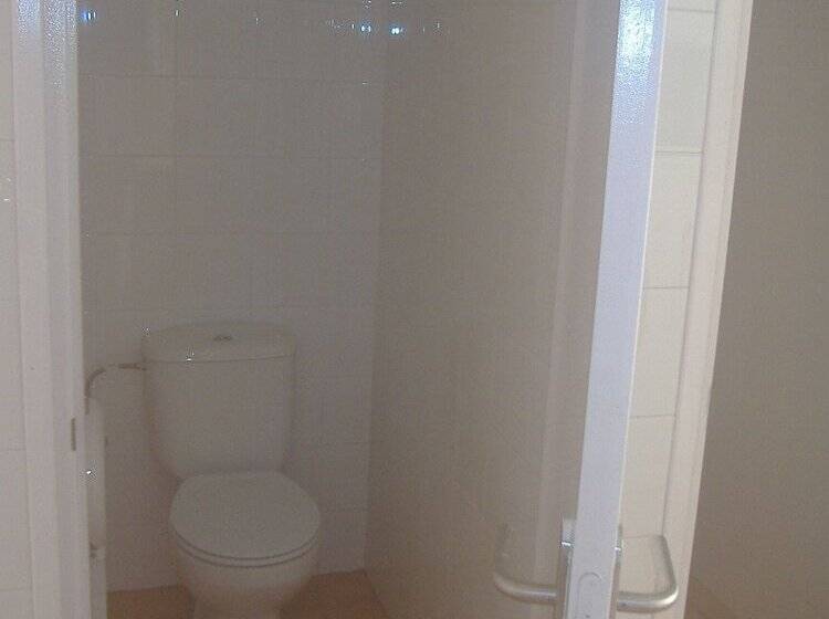 Granja Escola La Perdiu   Hostel