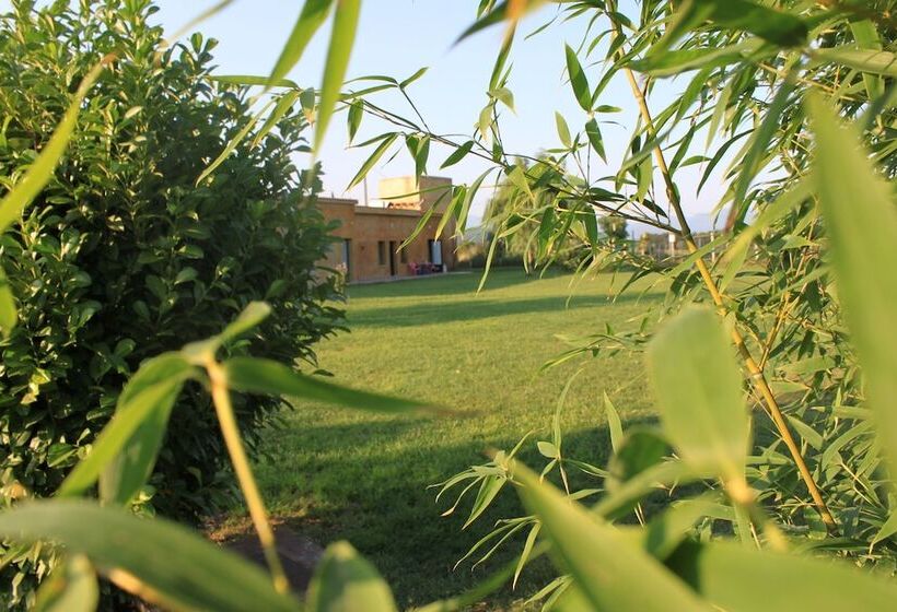 Granja Escola La Perdiu   Hostel