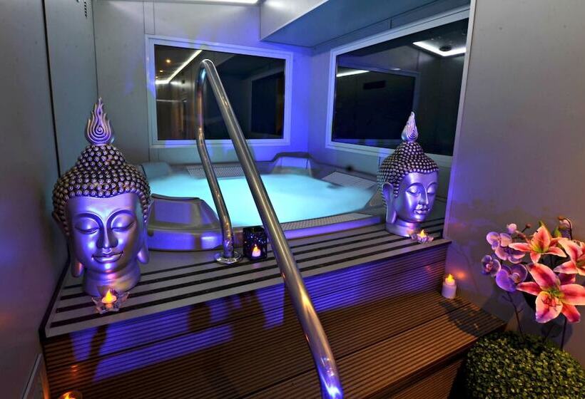 Отель Serra De Prades Resort   Campsite