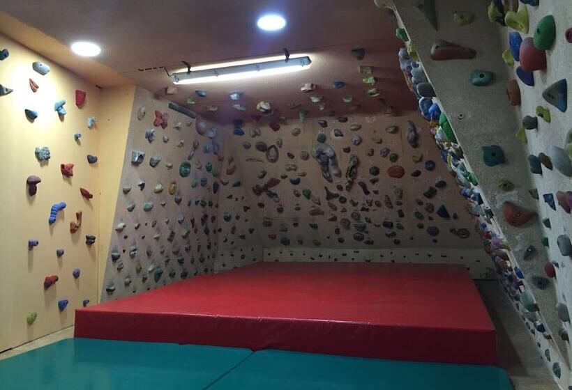 Отель Serra De Prades Resort   Campsite