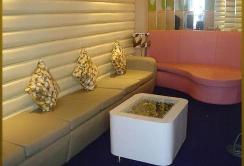 ホテル Sri Uthong Grand