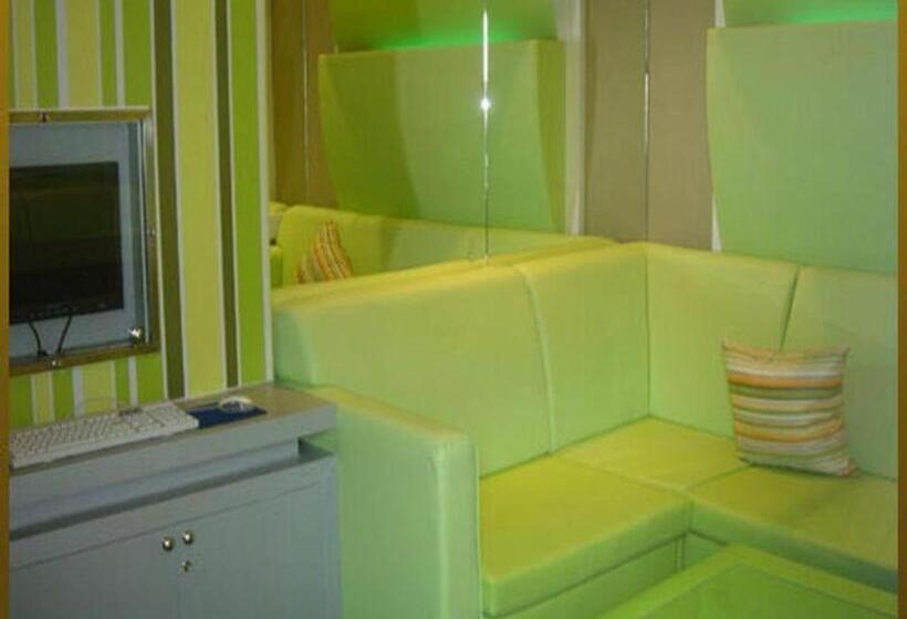 ホテル Sri Uthong Grand