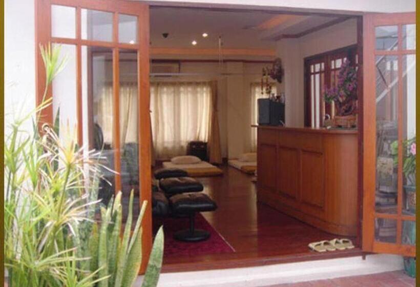 ホテル Sri Uthong Grand