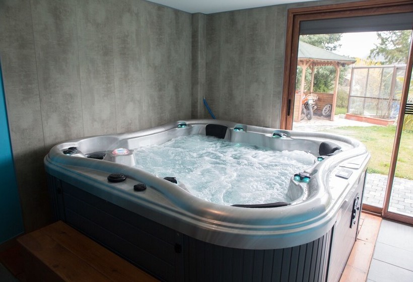 펜션 Chambres D Hotes Les Eglantines