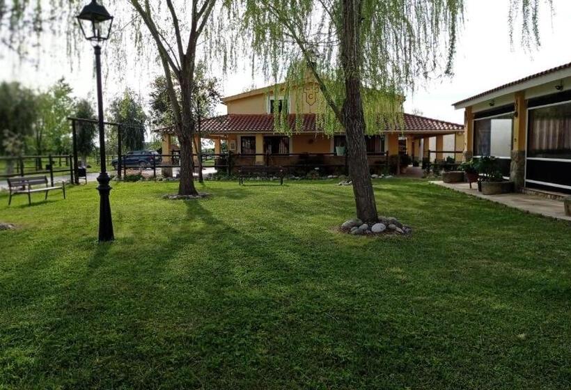 بنسيون La Posada Hípica