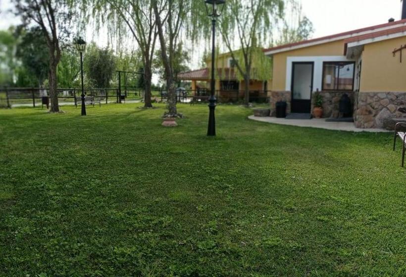 بنسيون La Posada Hípica