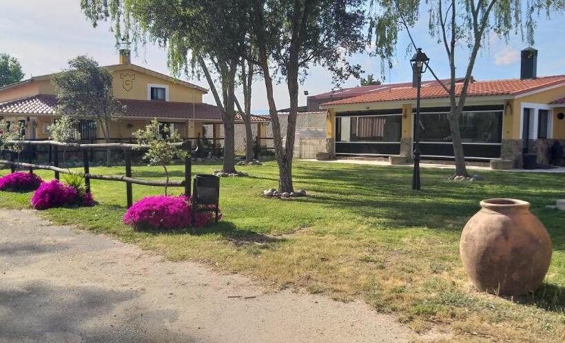 بنسيون La Posada Hípica