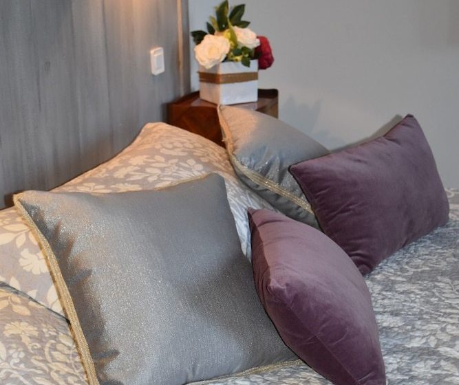 פנסיון Le Petit Chateau De Sainte Colombe