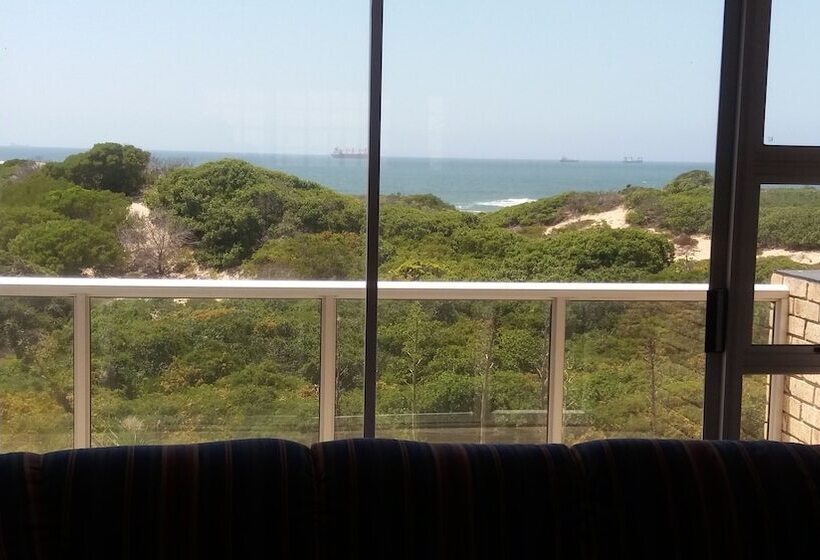 پانسیون The Whales Beach House