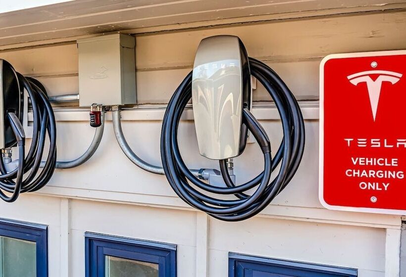 Redtail Suites~orliena Suite ~tesla Station