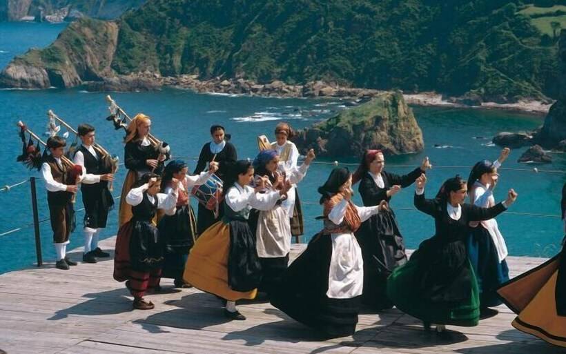 The Old Palace Tower / La Torre Del Palación