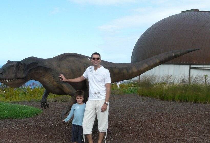 The Old Palace Tower / La Torre Del Palación