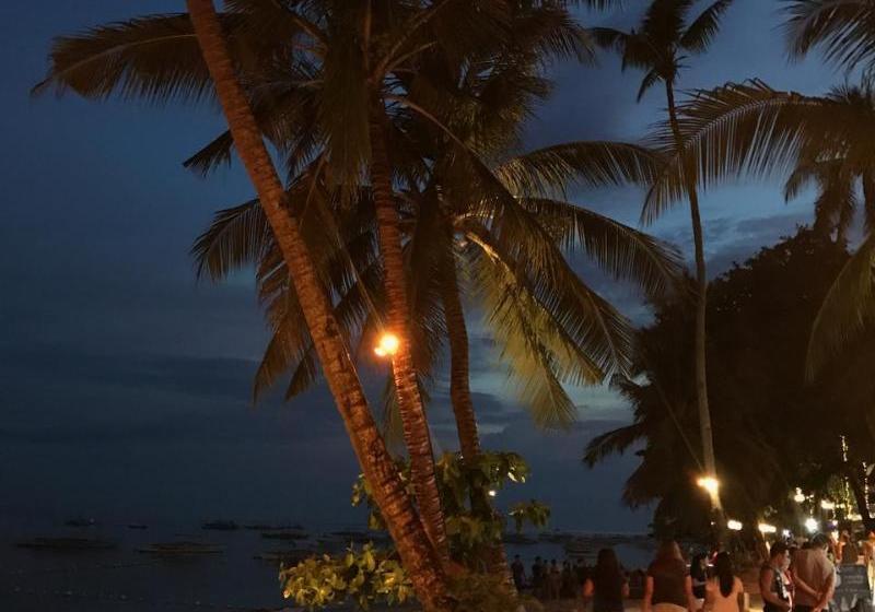 Отель Pyramid Beach Resort