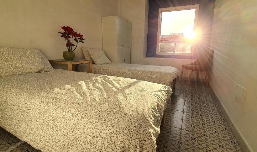 Общежитие Adventure House Tenerife