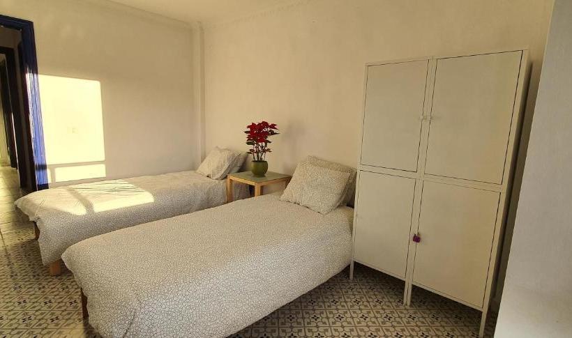 Общежитие Adventure House Tenerife