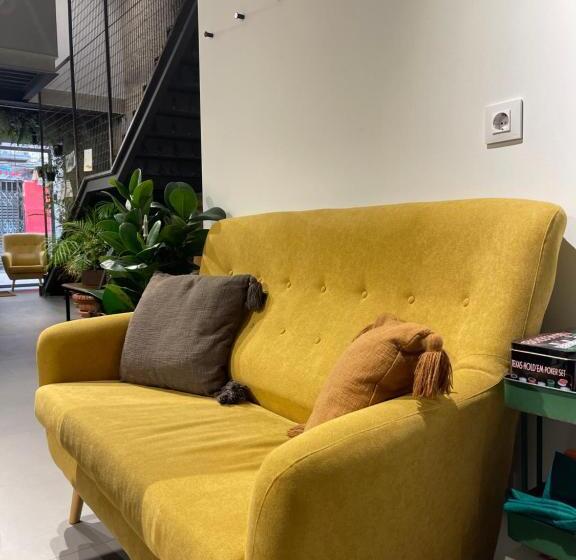 Az The Botanic Hostel