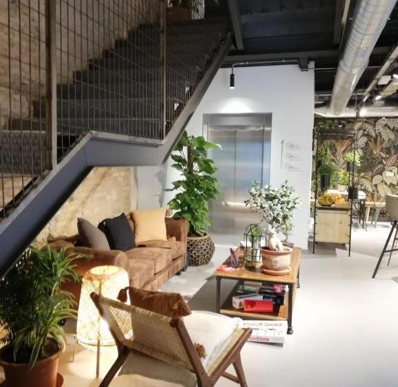 Az The Botanic Hostel