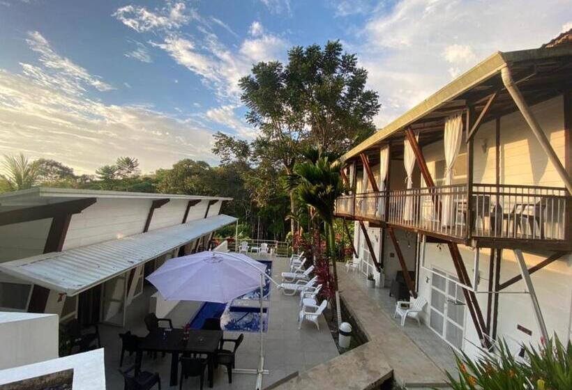 فندق Ballena Dorada Lodge
