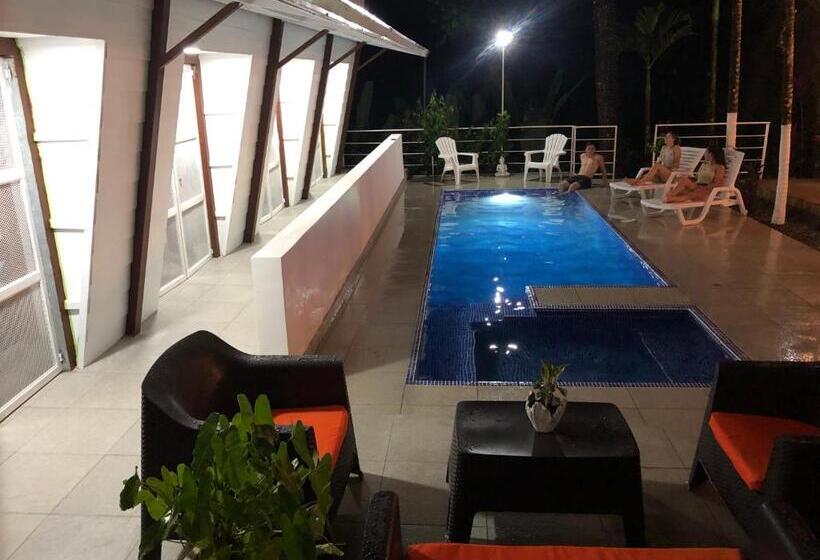 호텔 Ballena Dorada Lodge