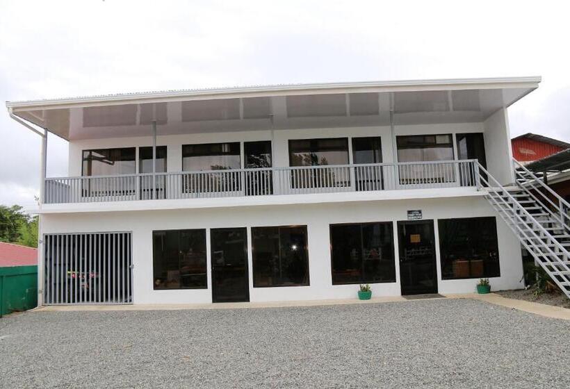 호텔 Cattleya Family