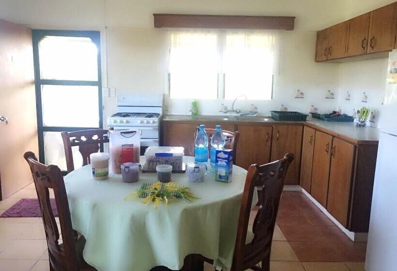 هتل Green Lodge Holiday Homes