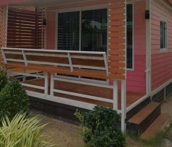 فندق Phumiphat Resort Koh Mook