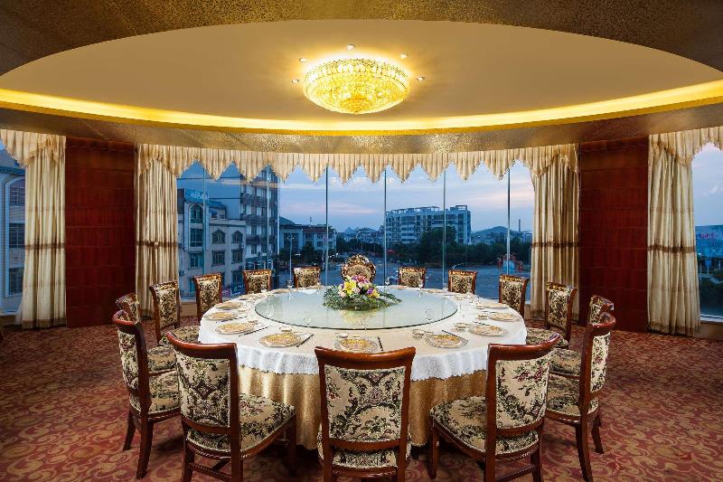 בית מלון כפרי Ramada By Wyndham Liuzhou Luzhai