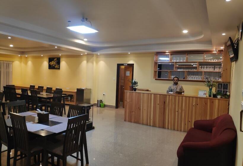 هتل Silverpine Boutique