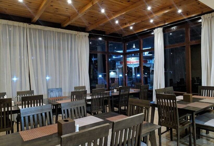 هتل Silverpine Boutique