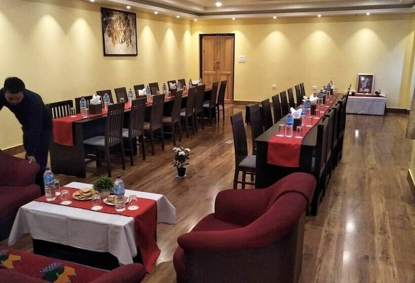 هتل Silverpine Boutique