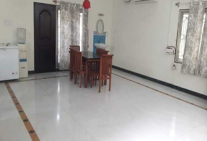 Maxiprime Hotels Panaiyur